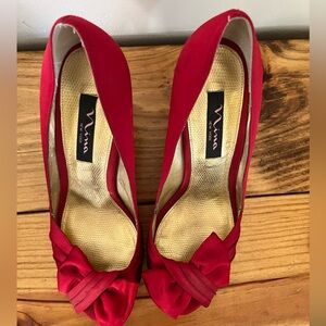 Nina Red Bow Heels size 9